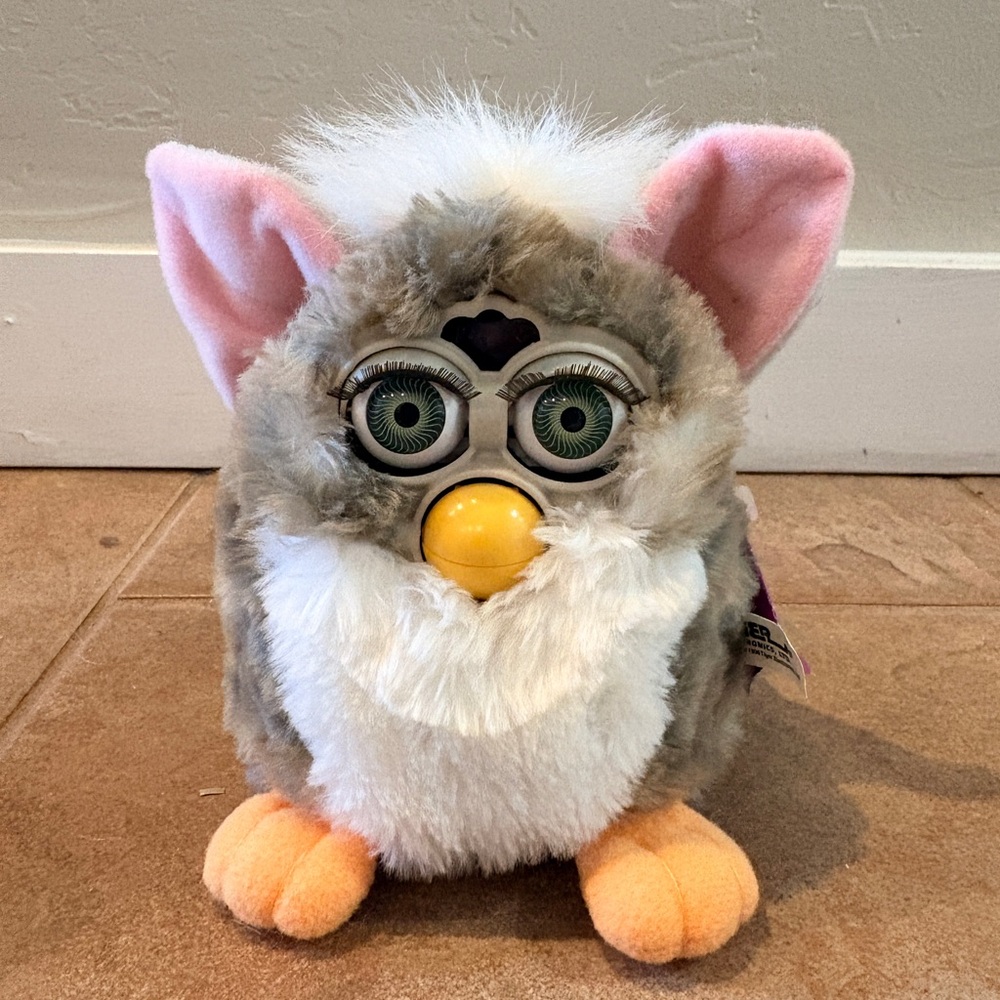 Vintage 1998 Gray and White Furby- Like New, Fully Working!